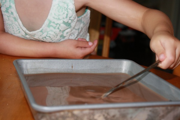 making chocolate snowball with kids